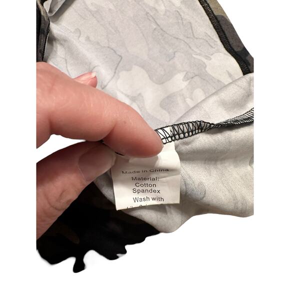 LouKeith Camo Print High Neck Tank Top Size Medium - Picture 6 of 6